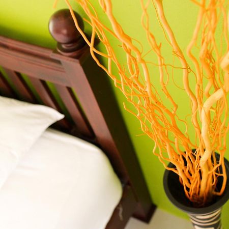 Spa Guest House Jomtien Beach Esterno foto