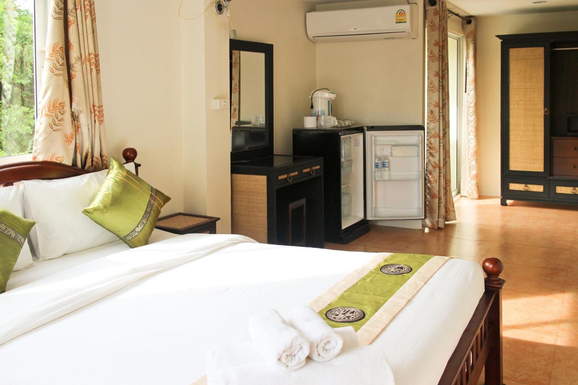 Spa Guest House Jomtien Beach Esterno foto